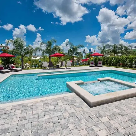 Airy 8 Bdrm Retreat With Water Park Views In Encore